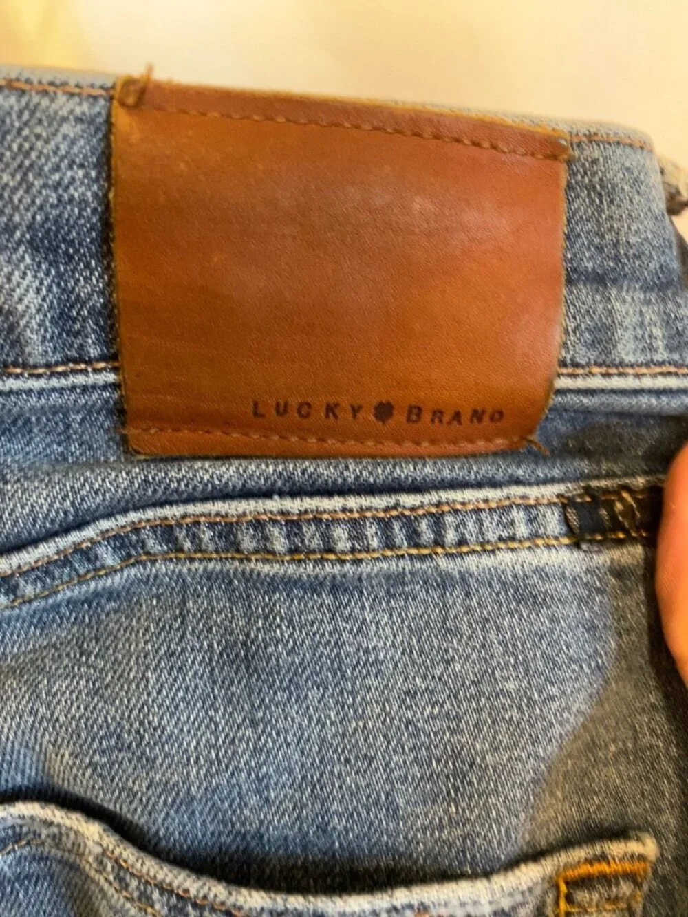 Lucky Brand 410 Athletic Fit Jeans Men's 32x30 Distressed Stretch Denim